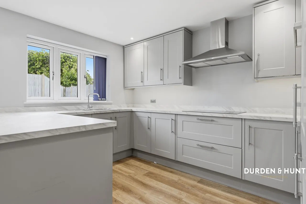 2 bed house for sale, Heycroft Road, Hockley, SS5