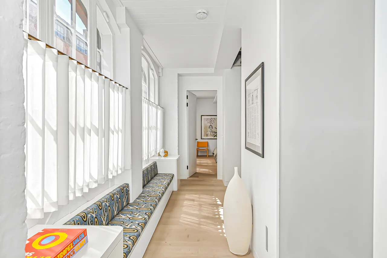 Mayfair, Hollen Street, Soho, London, photo 8