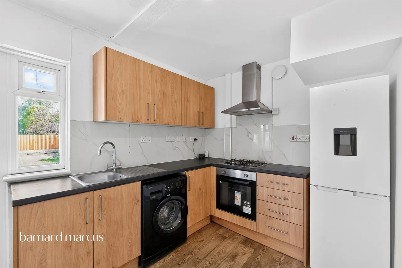 The Drive, Feltham, TW14, photo 2