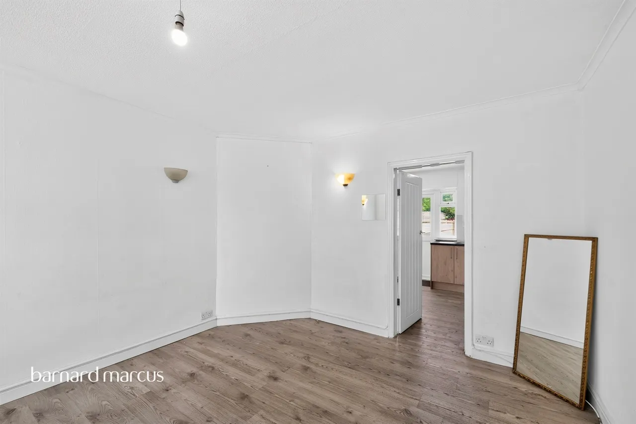 The Drive, Feltham, TW14, photo 4