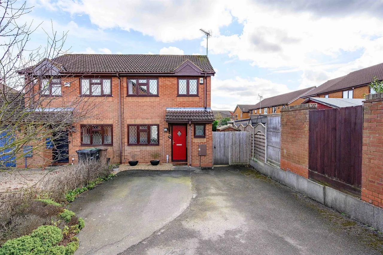 3 bed house for sale, Dexter Close, Luton, LU3