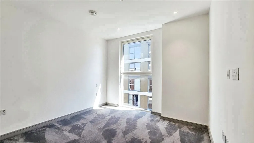 Eden Grove, Staines-upon-Thames, TW18, photo 6