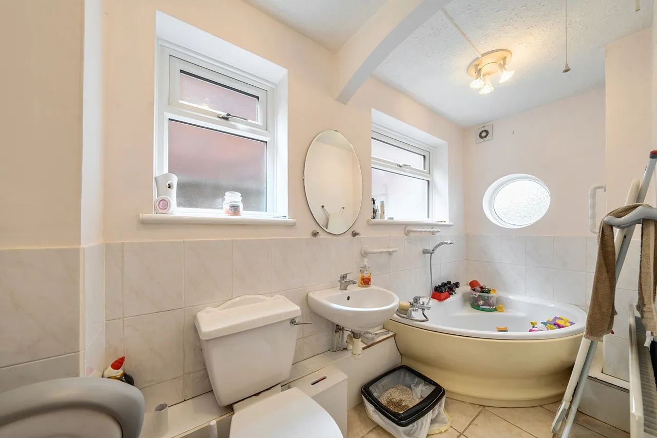 Kemsley Close, DA9, photo 10