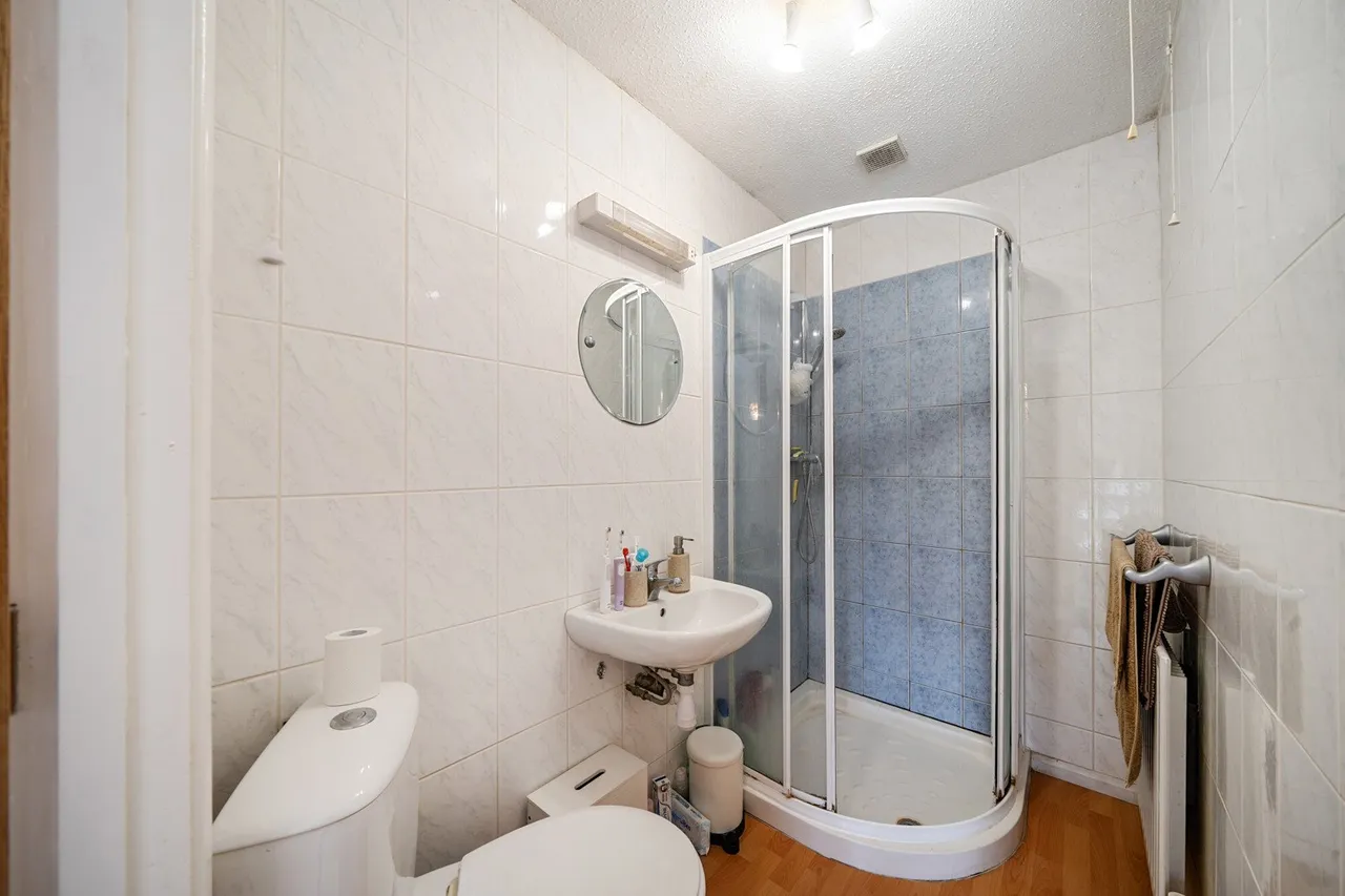 Kemsley Close, DA9, photo 9
