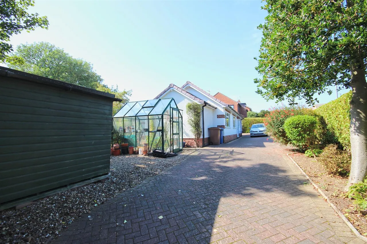 Ashcourt Drive, Hornsea, photo 25