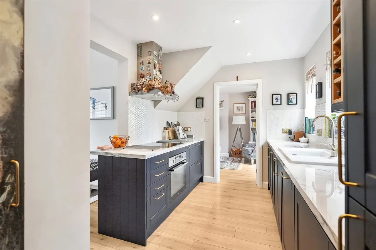 Mays Road, Teddington, TW11 0SQ, photo 4