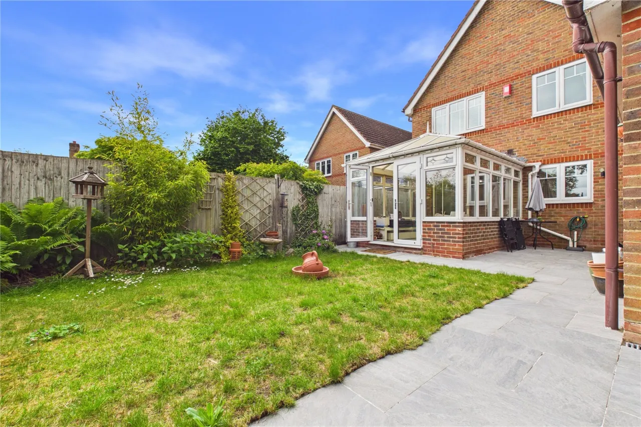 Swan Drive, Aldermaston, RG7, photo 2
