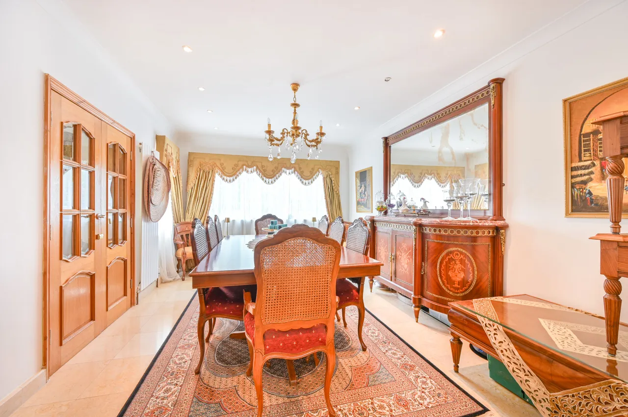 38 Barn Way, Wembley, photo 9