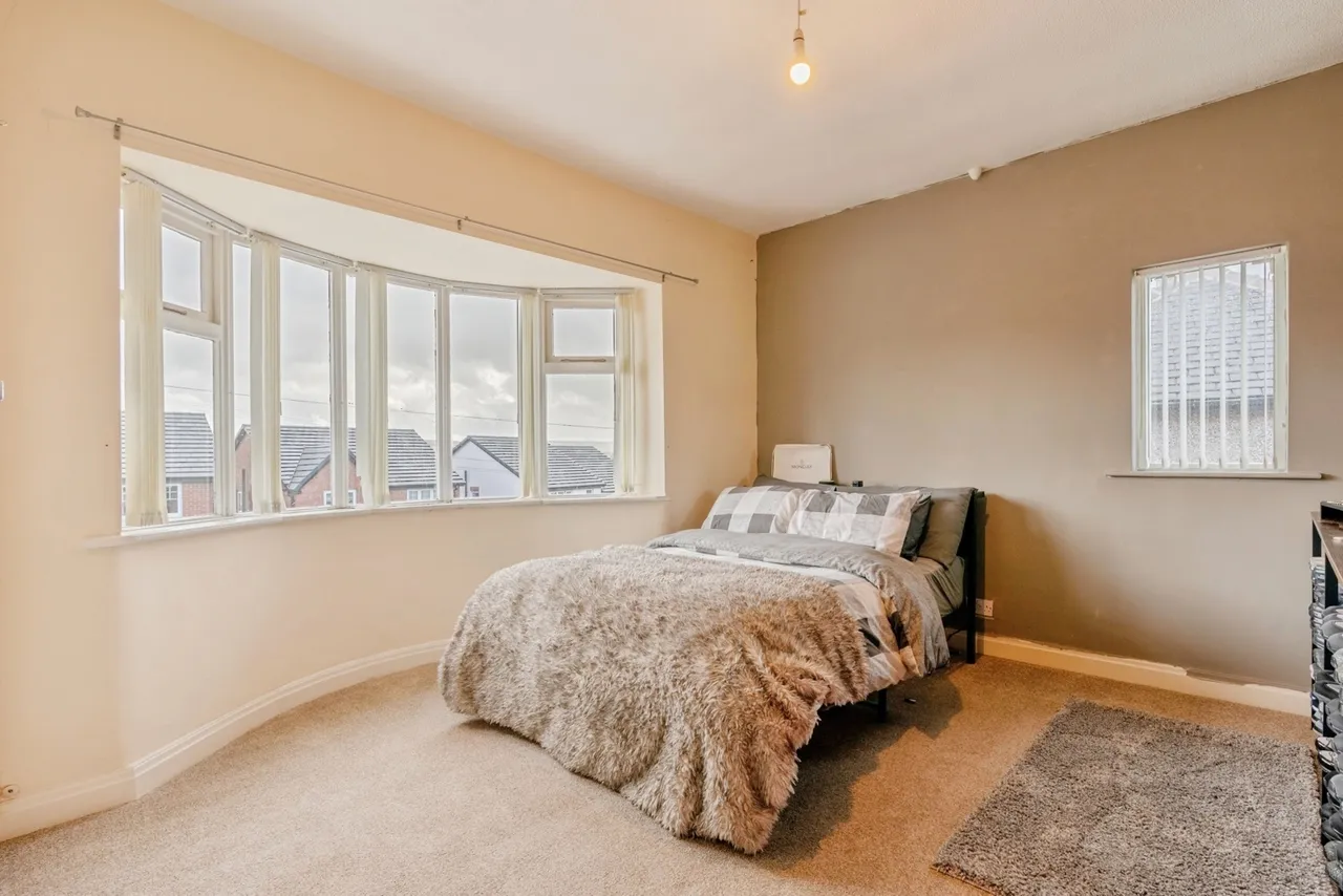 Harrogate Crescent, Burnley, BB10, photo 8