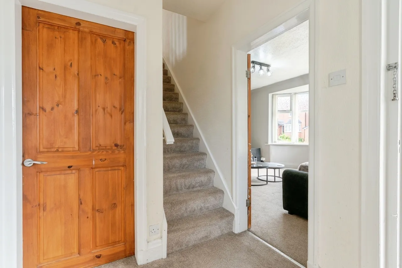 Harrogate Crescent, Burnley, BB10, photo 12