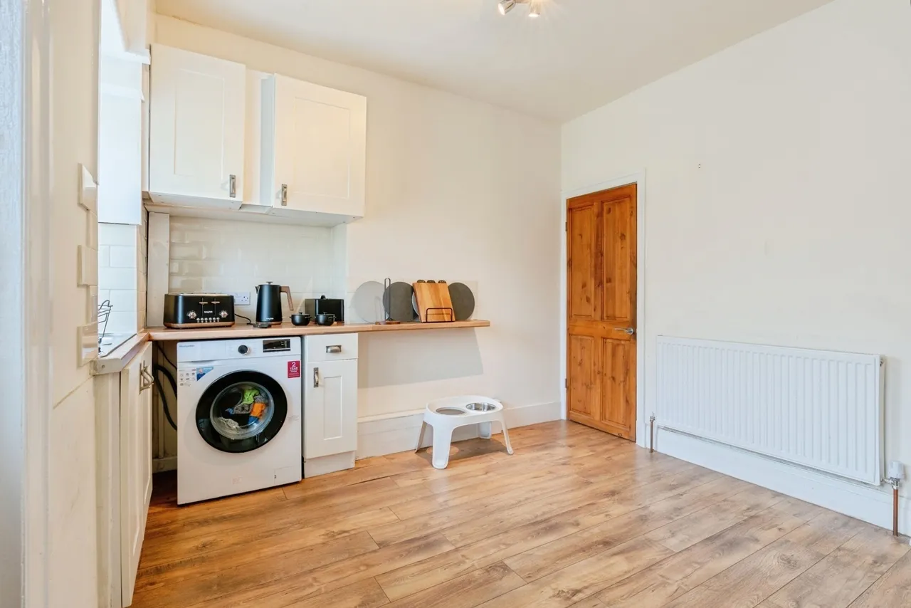 Harrogate Crescent, Burnley, BB10, photo 11