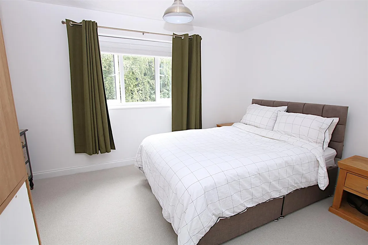 Shard Close, East Hunsbury, photo 7