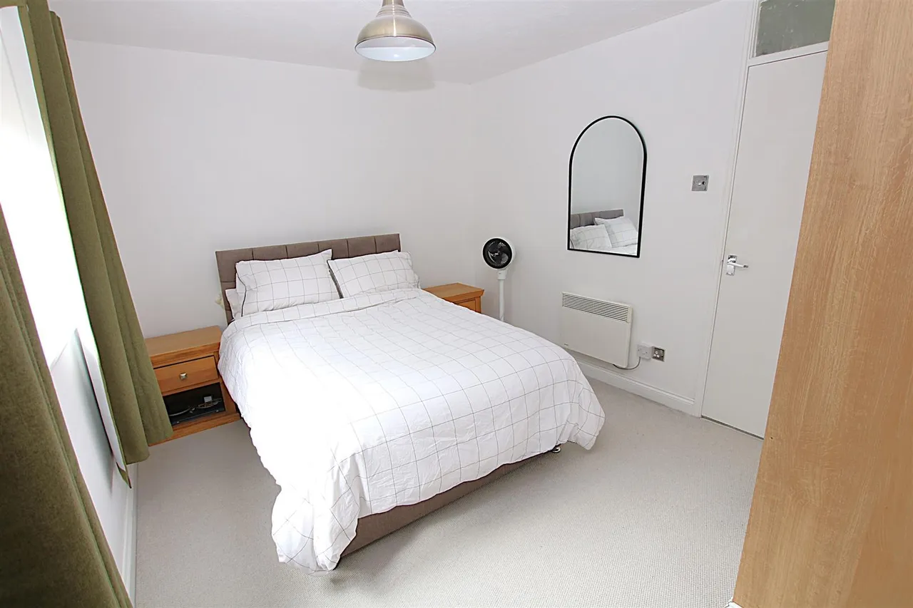 Shard Close, East Hunsbury, photo 9