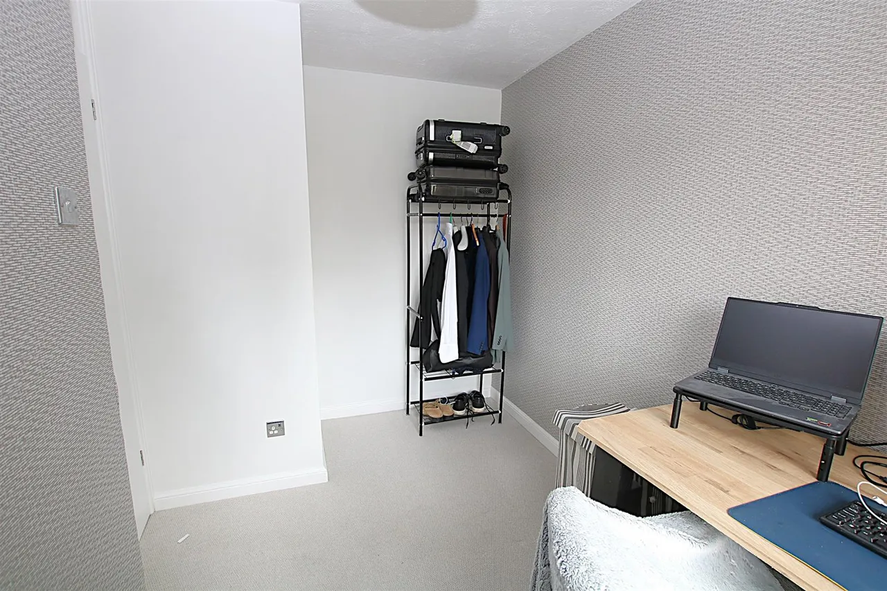 Shard Close, East Hunsbury, photo 12