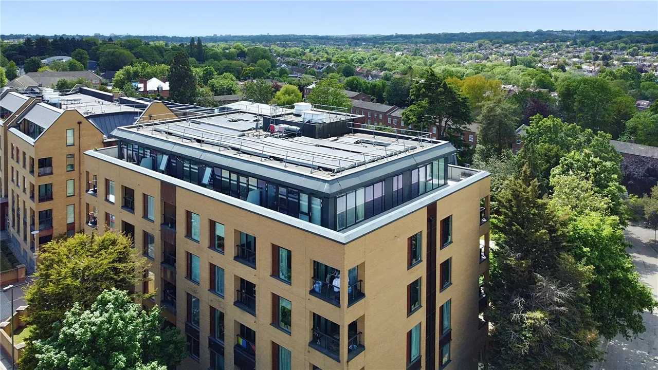 3 bed flat for sale — Highbrook House, 49 Quayle Crescent, London, Greater London, N20 0DY