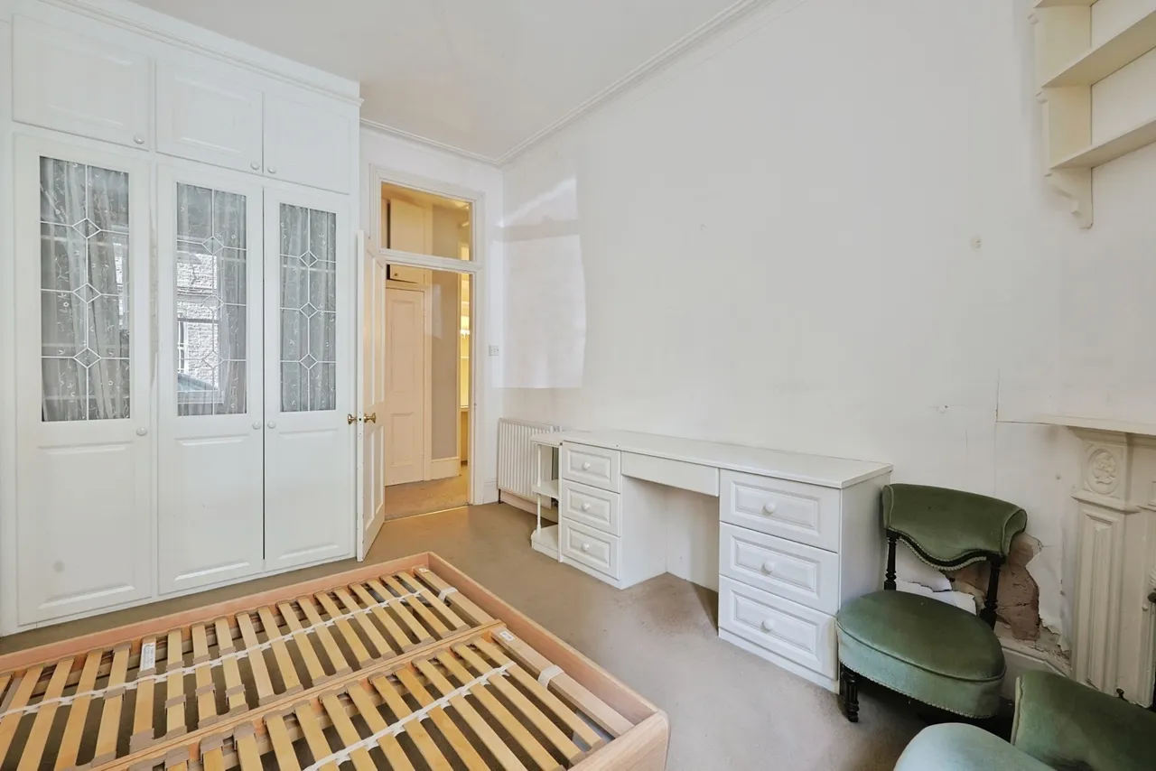 Prince of Wales Drive, London, SW11, photo 13