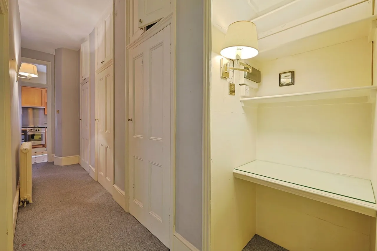 Prince of Wales Drive, London, SW11, photo 7