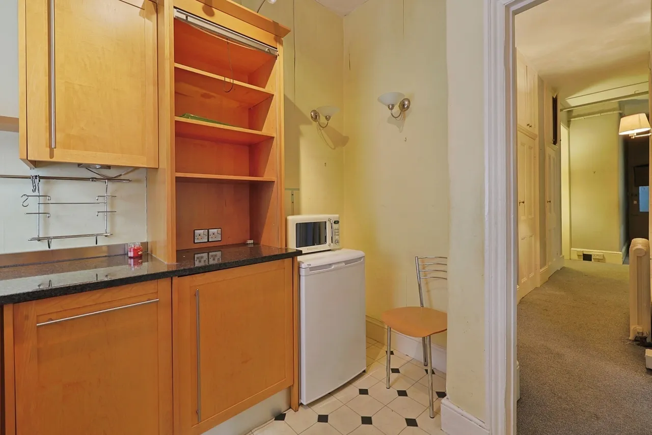 Prince of Wales Drive, London, SW11, photo 8
