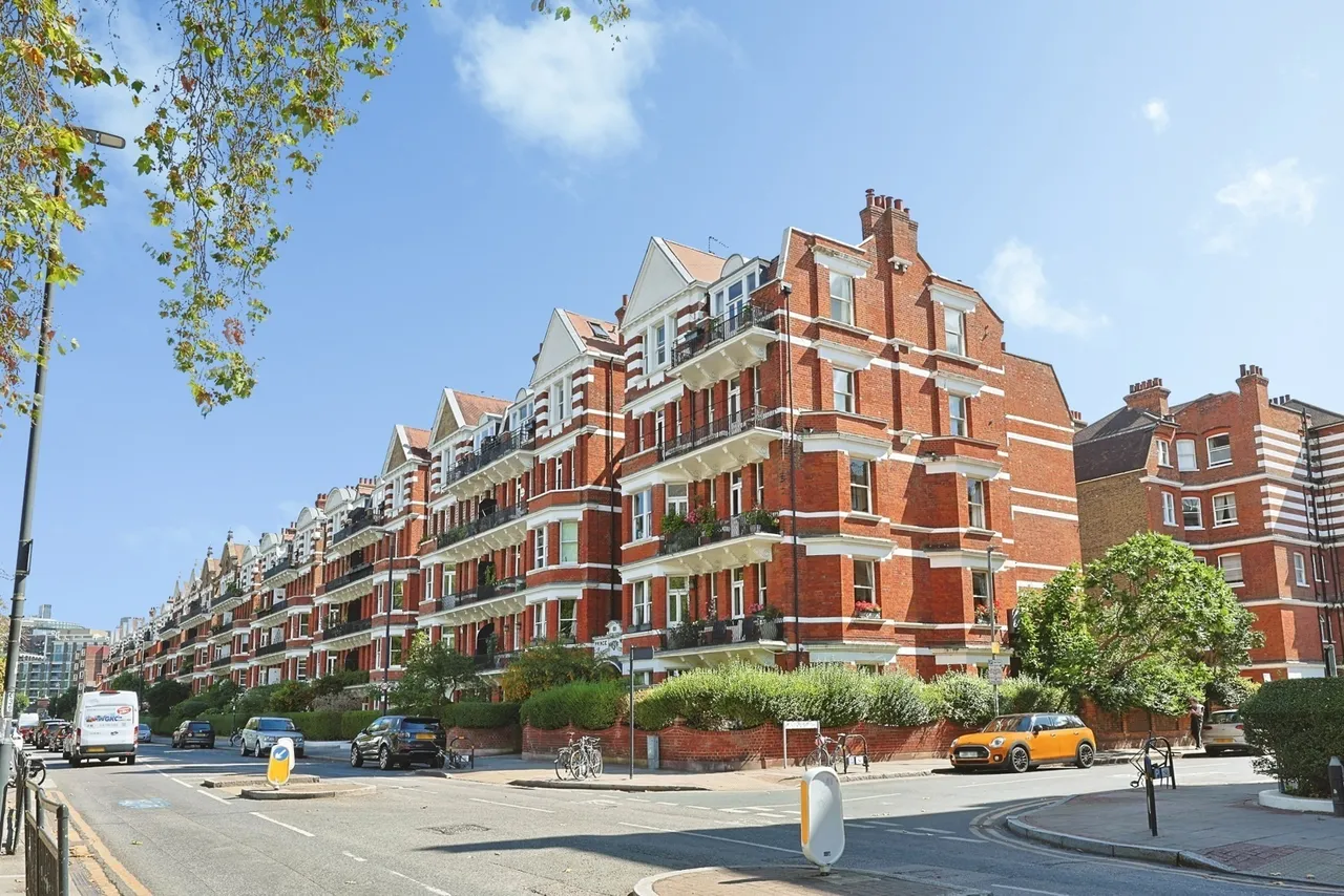 1 bed flat for sale, Prince of Wales Drive, London, SW11