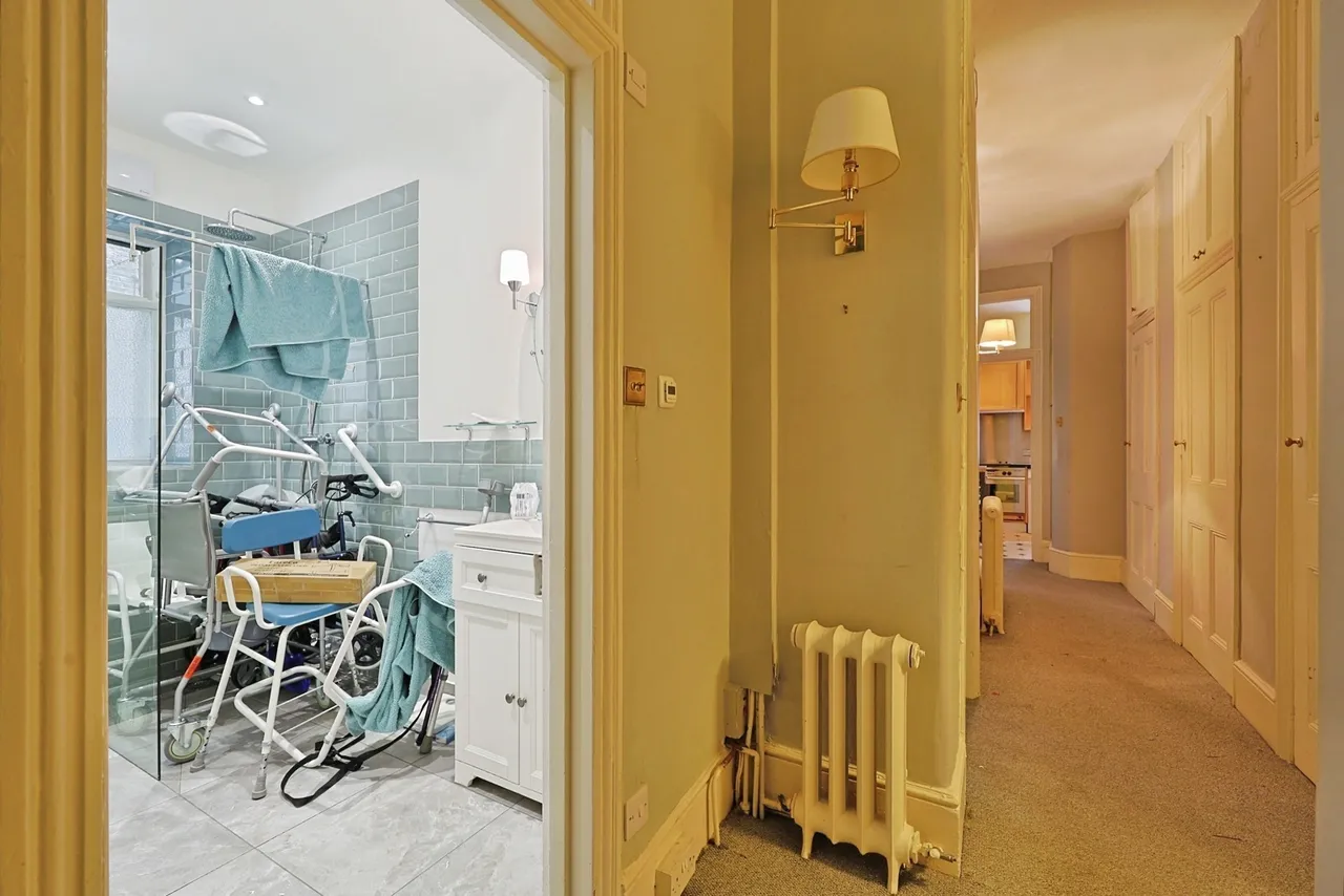 Prince of Wales Drive, London, SW11, photo 23