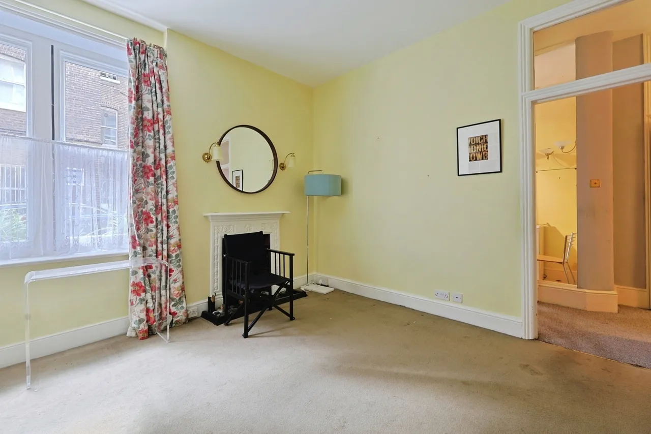 Prince of Wales Drive, London, SW11, photo 3