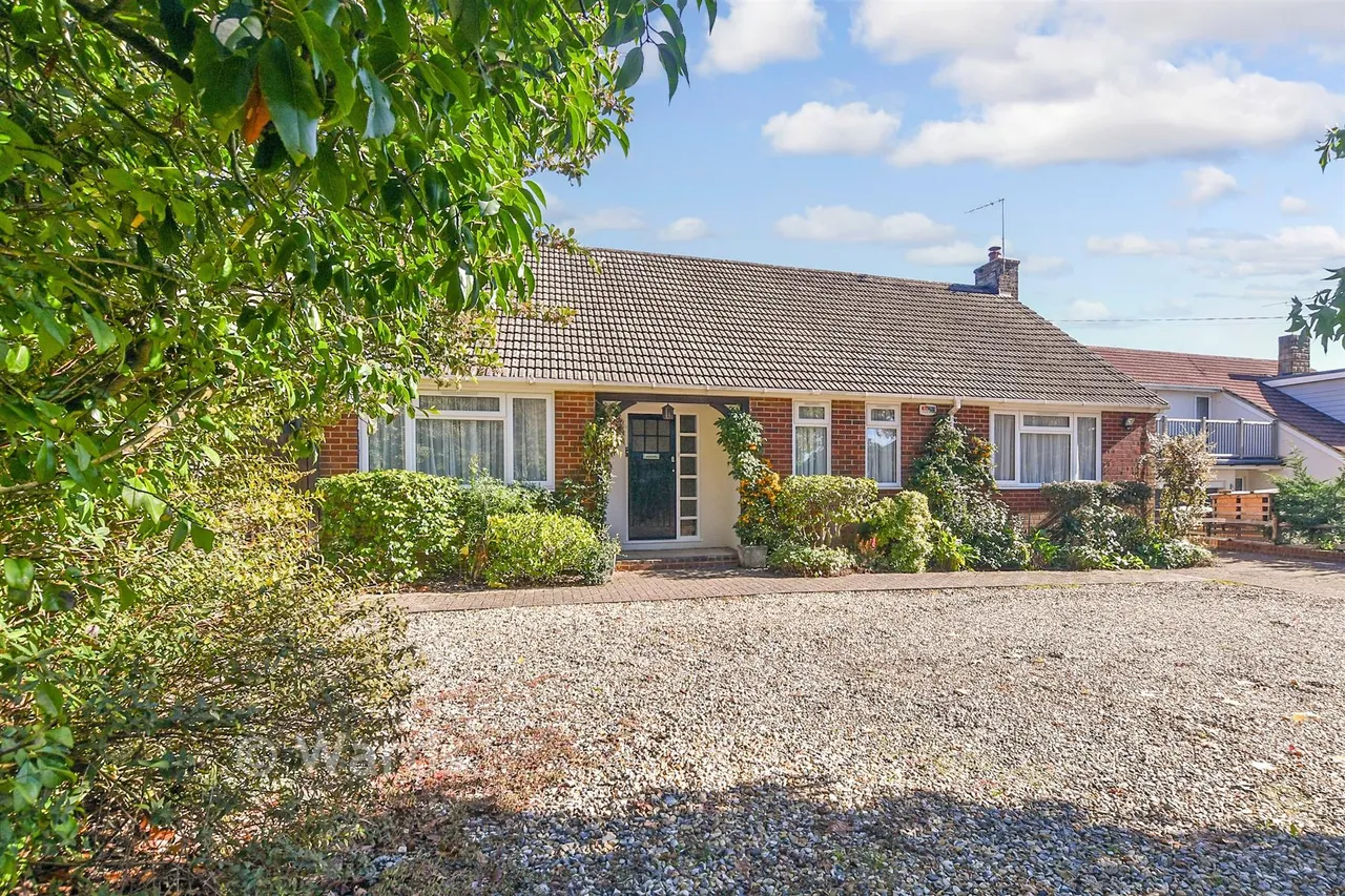 3 bed house for sale, Shoreham Lane, St Michaels, TN30