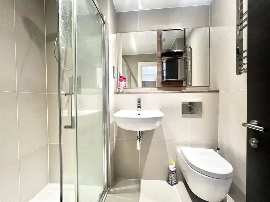 Clarendon Road, Watford, Hertfordshire, WD17, photo 4