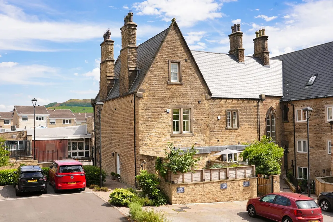 3 bed house for sale, St. Stephens Place, Skipton, BD23