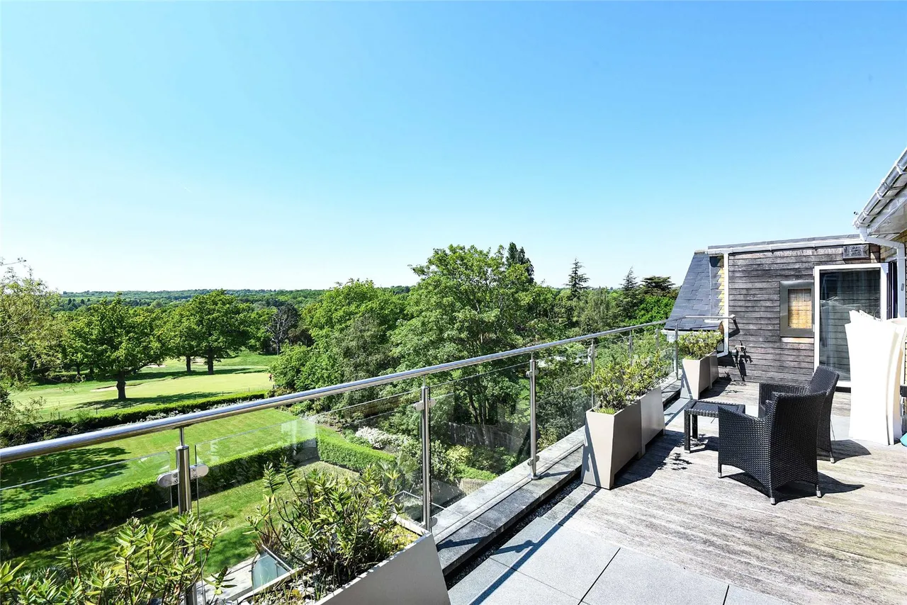 Murano House, 389 Cockfosters Road, Hadley Wood, Hertfordshire, EN4 0JS, photo 15