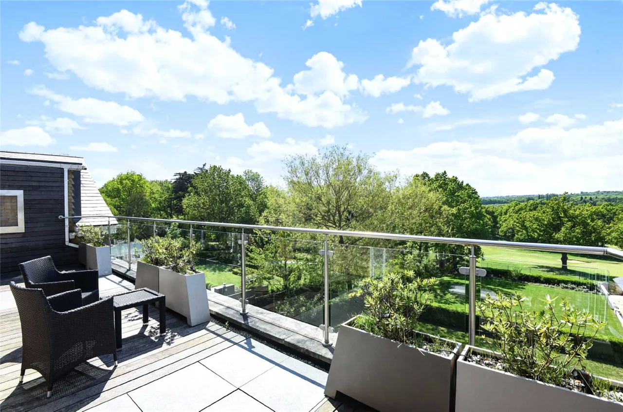 Murano House, 389 Cockfosters Road, Hadley Wood, Hertfordshire, EN4 0JS, photo 14