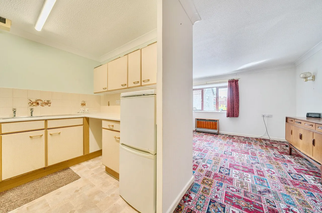 Goswell Close, Street, BA16, photo 4