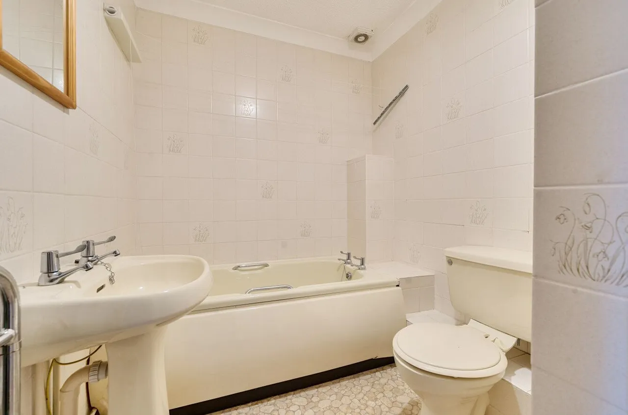 Goswell Close, Street, BA16, photo 10