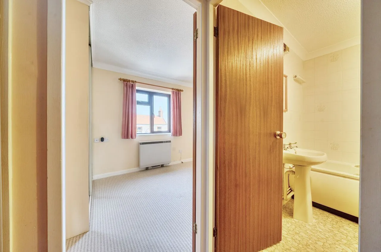 Goswell Close, Street, BA16, photo 11