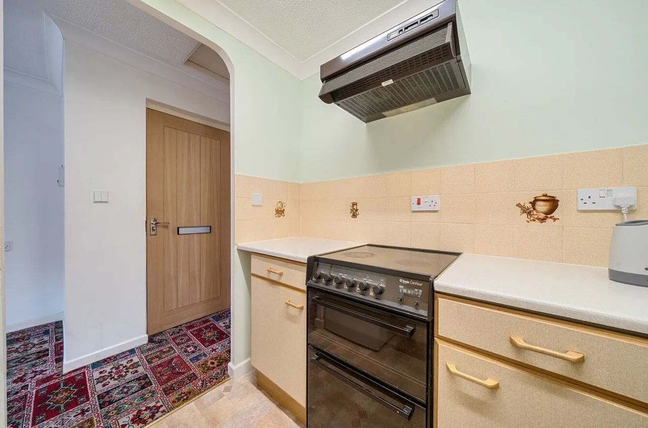 Goswell Close, Street, BA16, photo 5