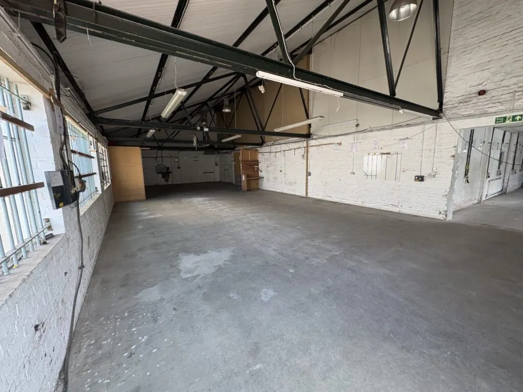 Ashgrove Industrial Estate - Bromley - Kent - BR1, photo 5