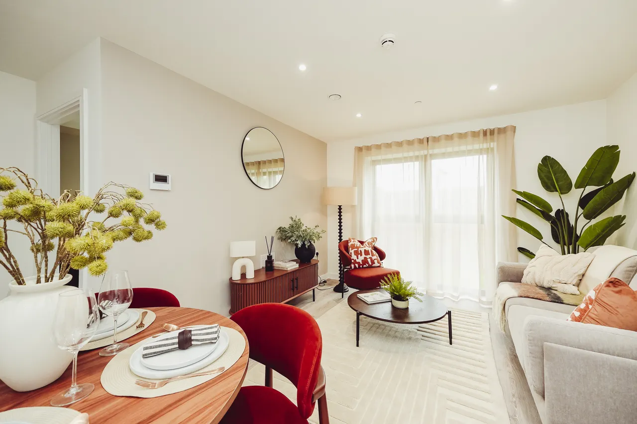 Walton House, DE1, photo 2