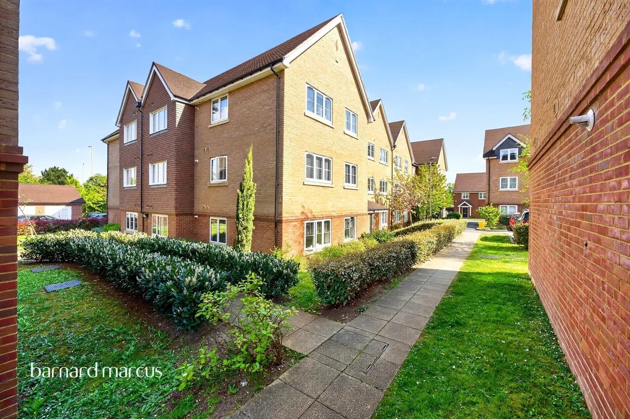 Ceres Crescent, Epsom, KT17, photo 4