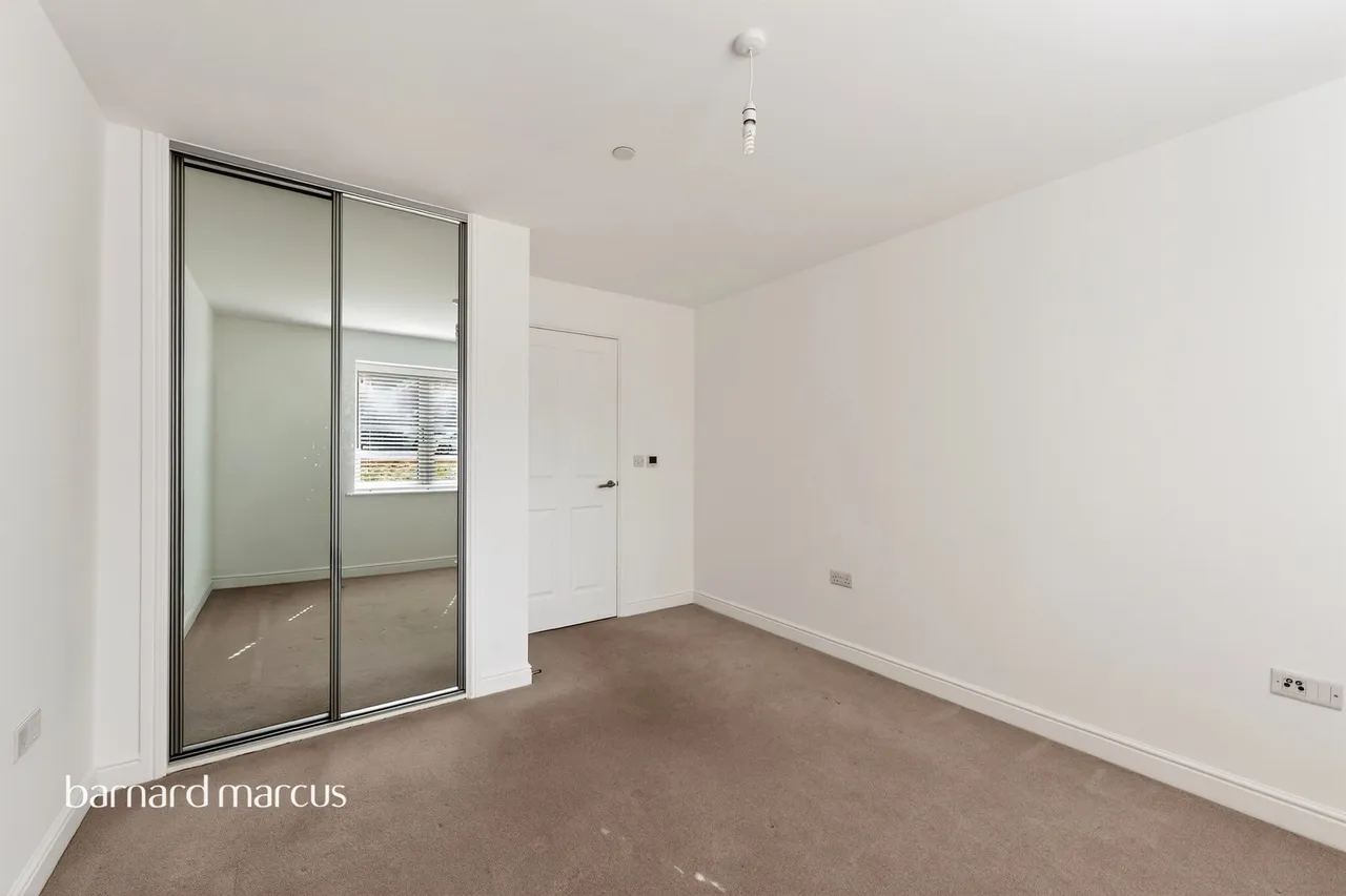 Ceres Crescent, Epsom, KT17, photo 12