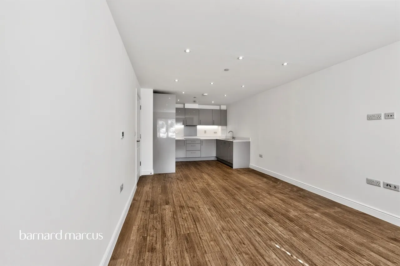 Ceres Crescent, Epsom, KT17, photo 19