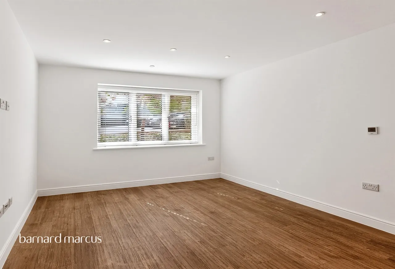 Ceres Crescent, Epsom, KT17, photo 8