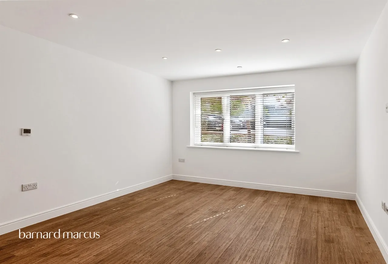 Ceres Crescent, Epsom, KT17, photo 13