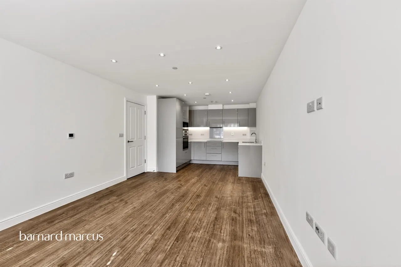 Ceres Crescent, Epsom, KT17, photo 20