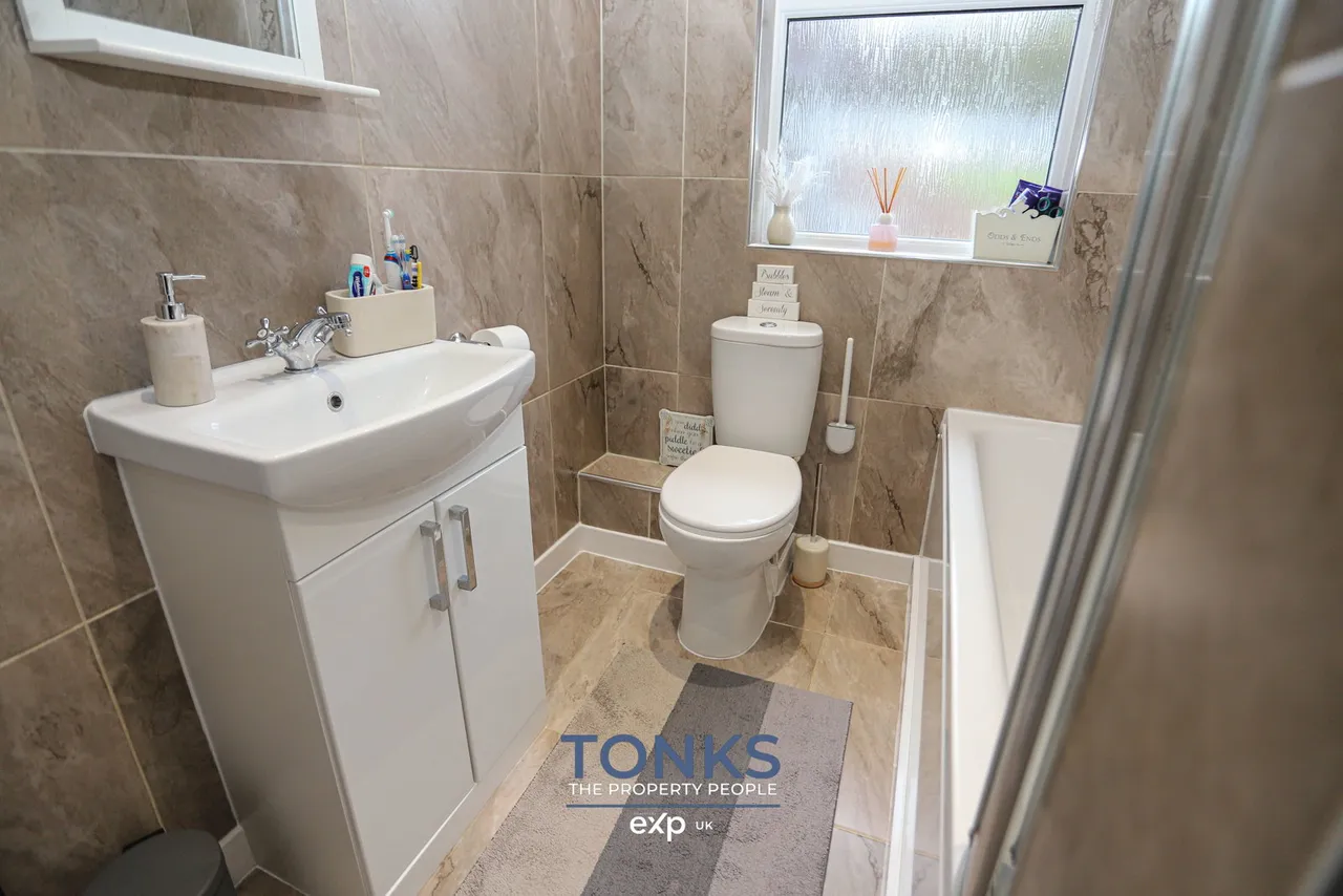 Station Road, Cradley Heath, B64, photo 16