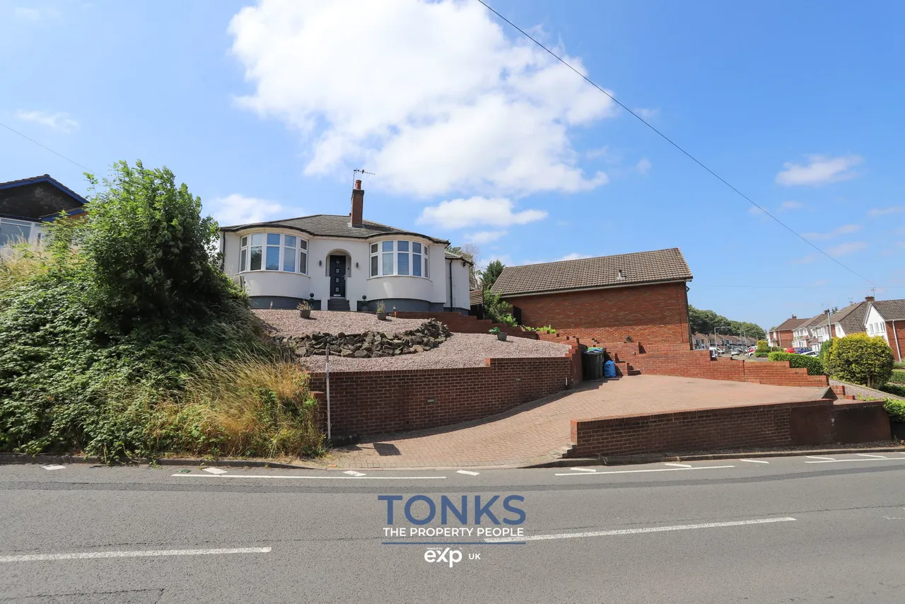 2 bed house for sale, Station Road, Cradley Heath, B64