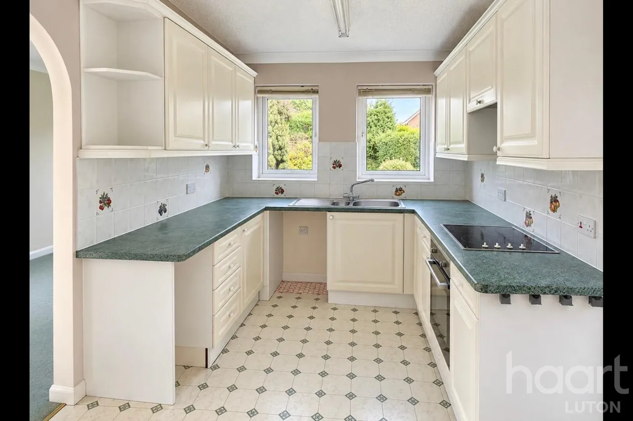 Huckleberry Close, Luton, LU3, photo 6