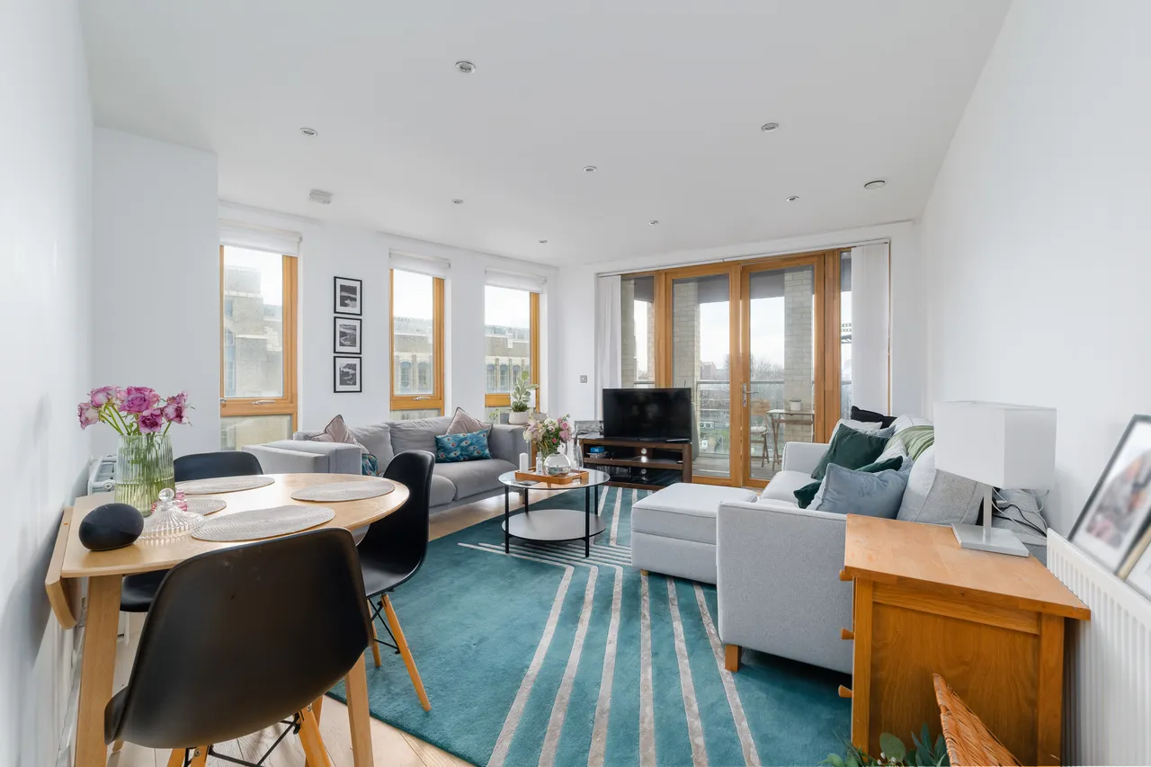 2 bed flat for sale — Wharf Lane, London, E14