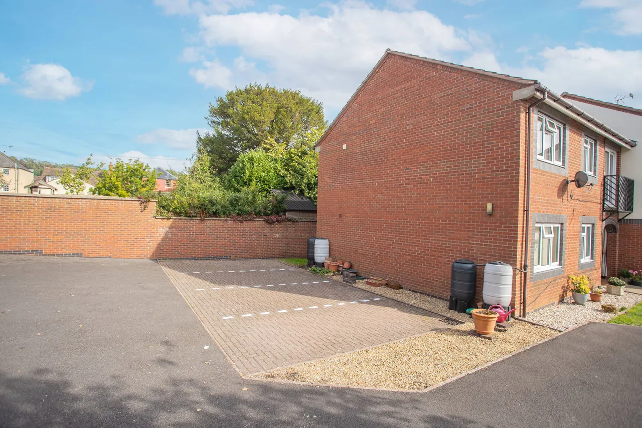 Clarence Court, Wotton-under-Edge, photo 11
