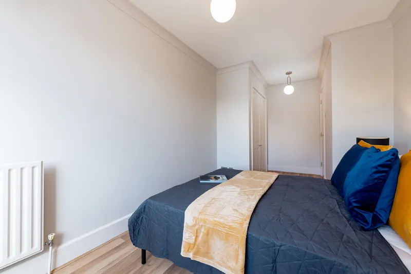 Lion Court, The Highway, E1W, photo 6