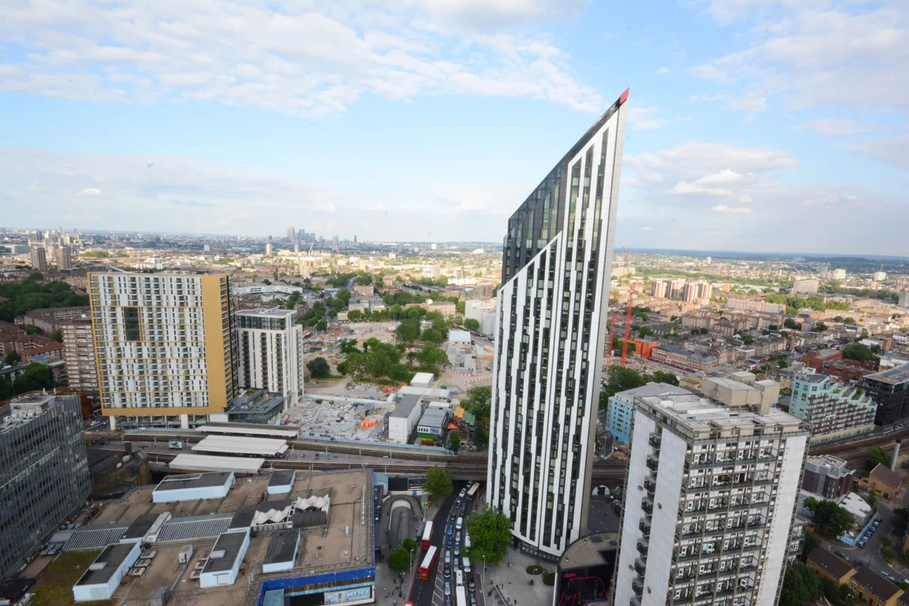Apartment 3301, One The Elephant, 1 St Gabriel Walk, London, photo 4