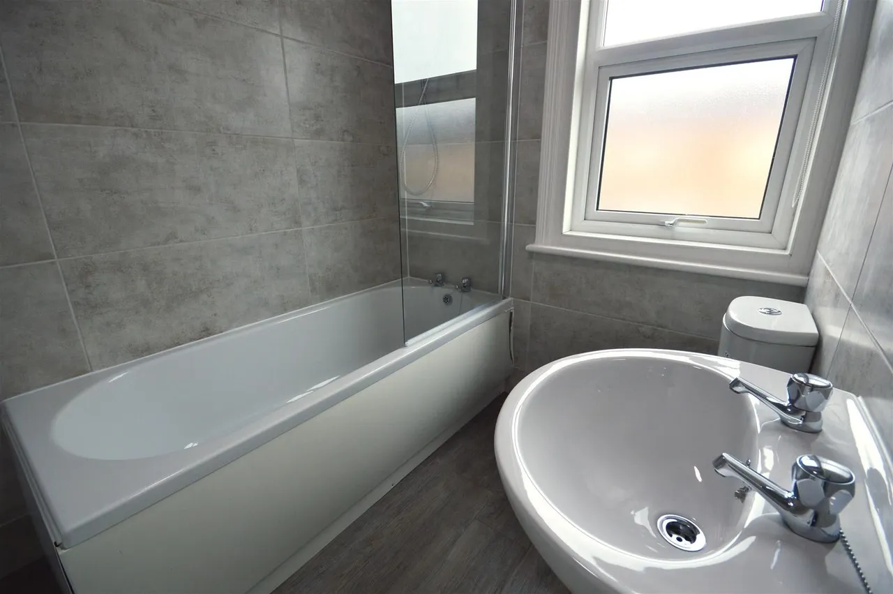 Mayville Avenue, Scarborough YO12 7NP, photo 18